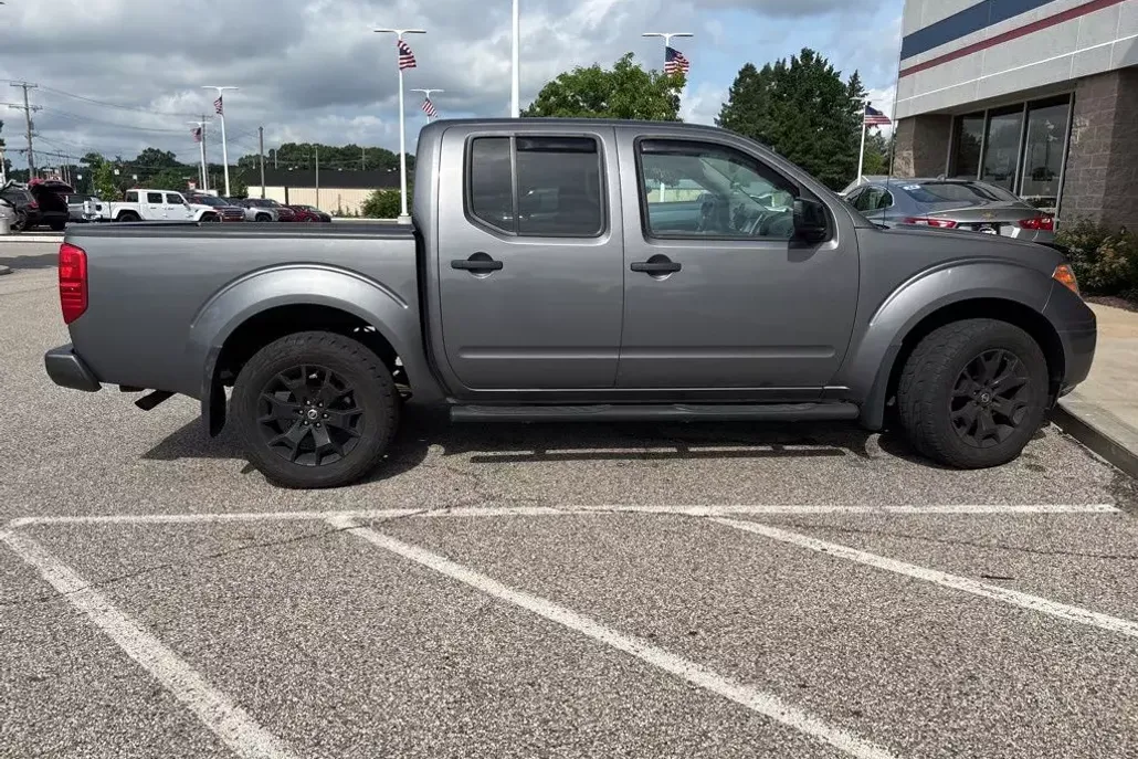2021 Nissan Frontier SV photo 1