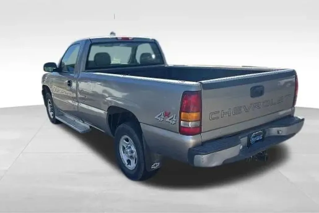 2001 Chevrolet Silverado 1500 photo 1