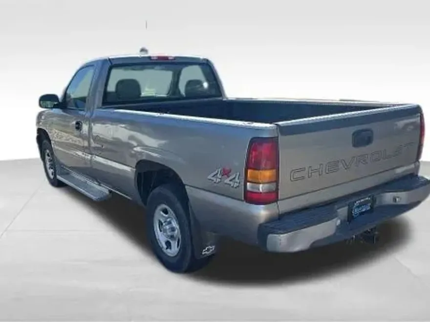 2001 Chevrolet Silverado 1500 photo 1