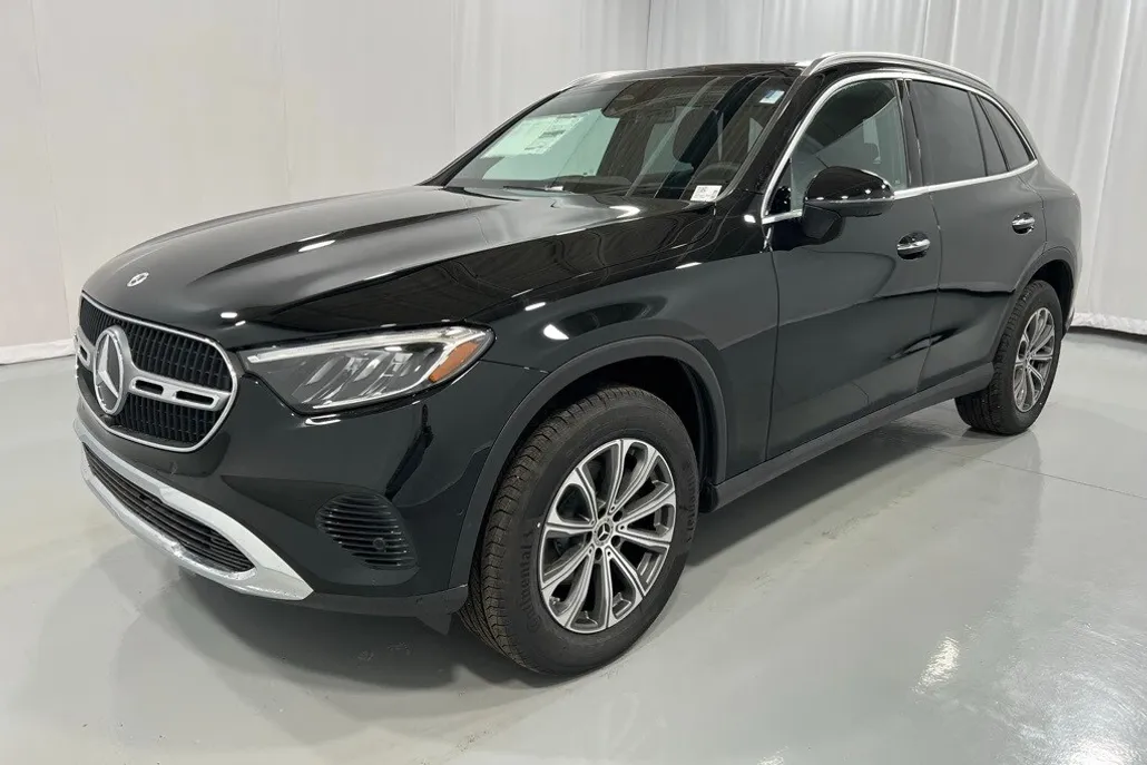 2025 Mercedes Benz GLC 300 photo 1