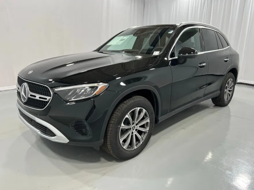 2025 Mercedes Benz GLC 300 photo 1
