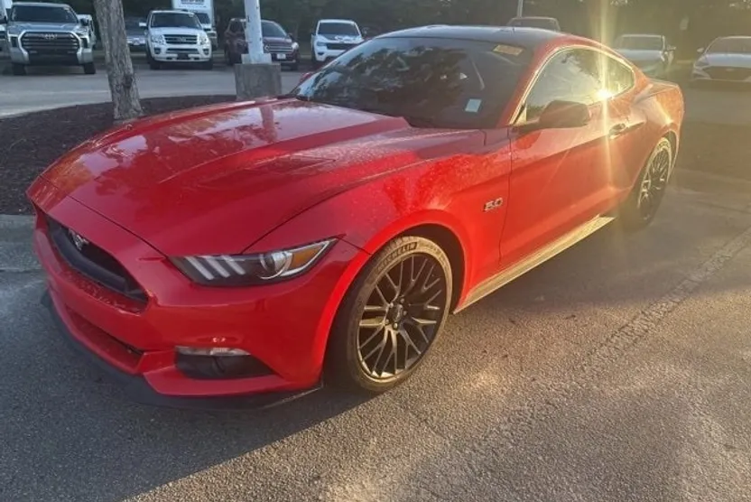 2017 Ford Mustang GT photo 1