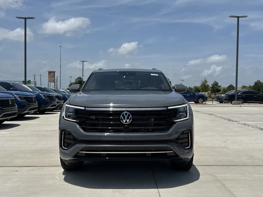2025 Volkswagen Atlas Cross Sport SEL Premium R-Line photo 1