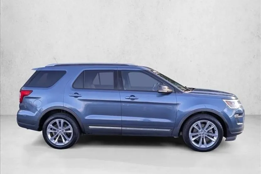 2018 Ford Explorer XLT photo 1