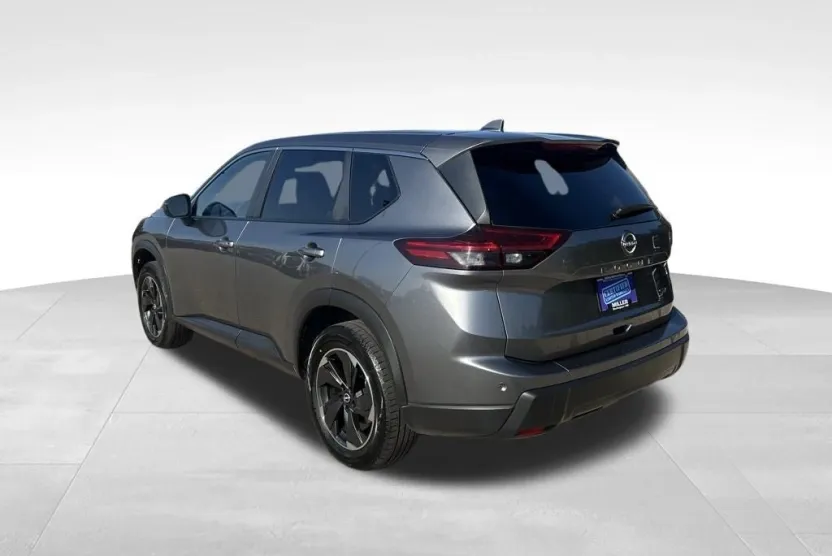 2024 Nissan Rogue SV photo 1