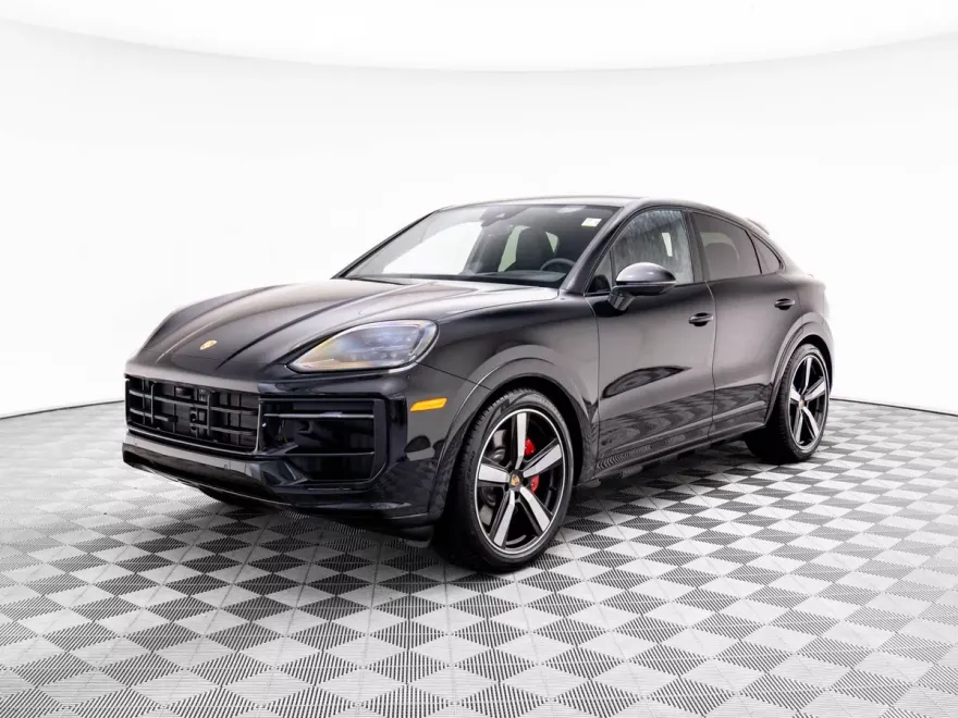 2025 Porsche Cayenne Coupe GTS photo 1