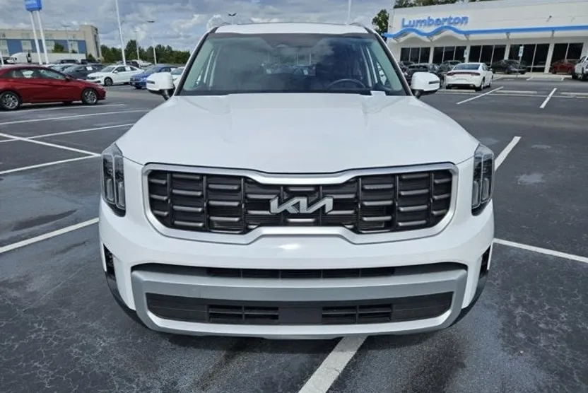 2025 Kia Telluride S photo 1