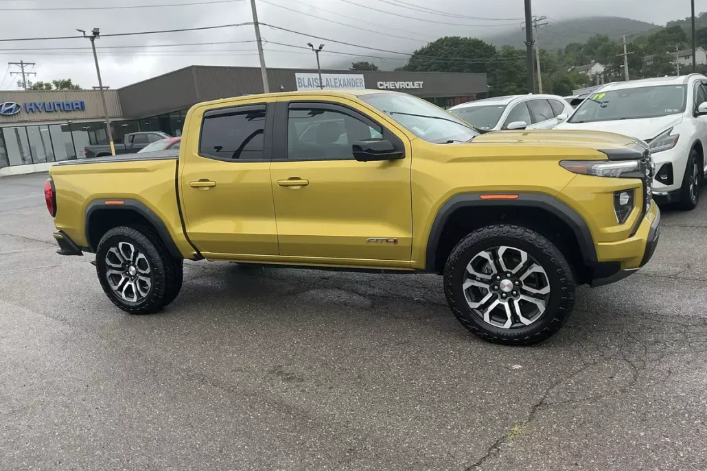 2023 Gmc Canyon AT4 photo 1