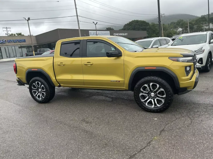 2023 Gmc Canyon AT4 photo 1