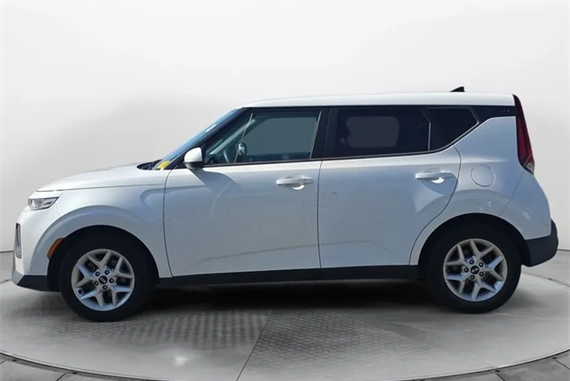 2021 Kia Soul S photo 1