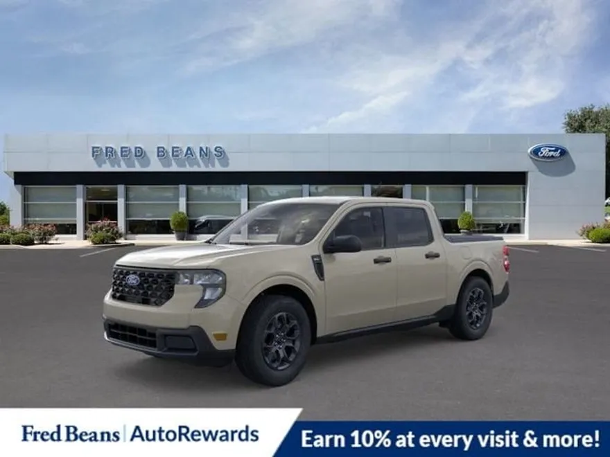 2025 Ford Maverick XLT photo 1