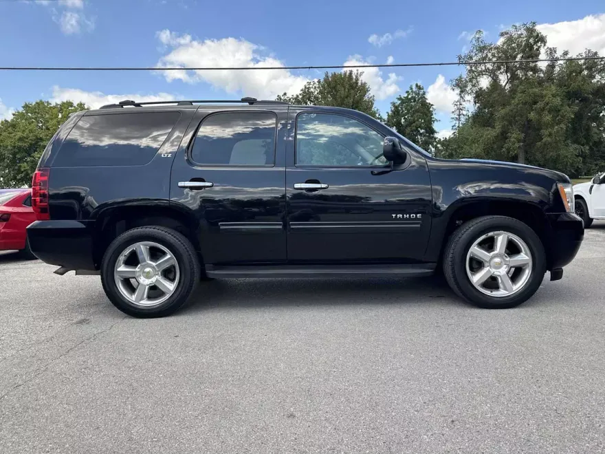 2011 Chevrolet Tahoe LT photo 1