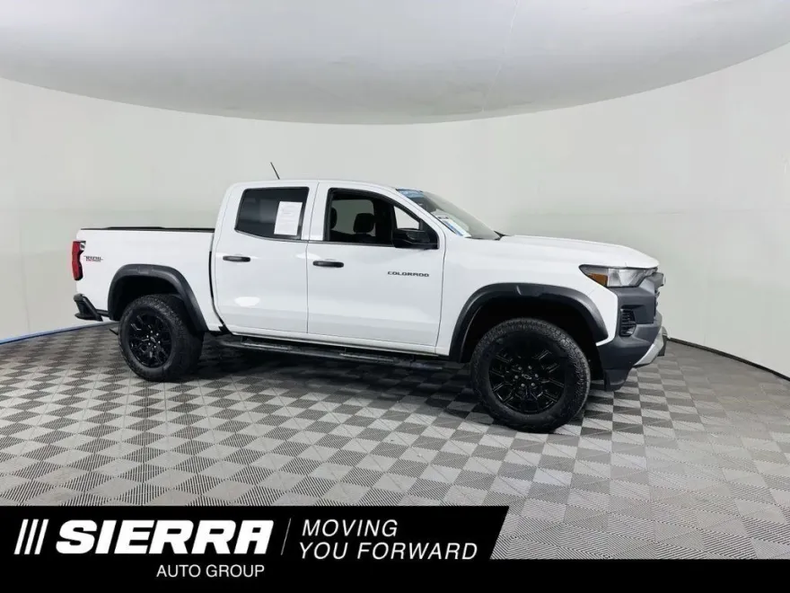 2023 Chevrolet Colorado Trail Boss photo 1