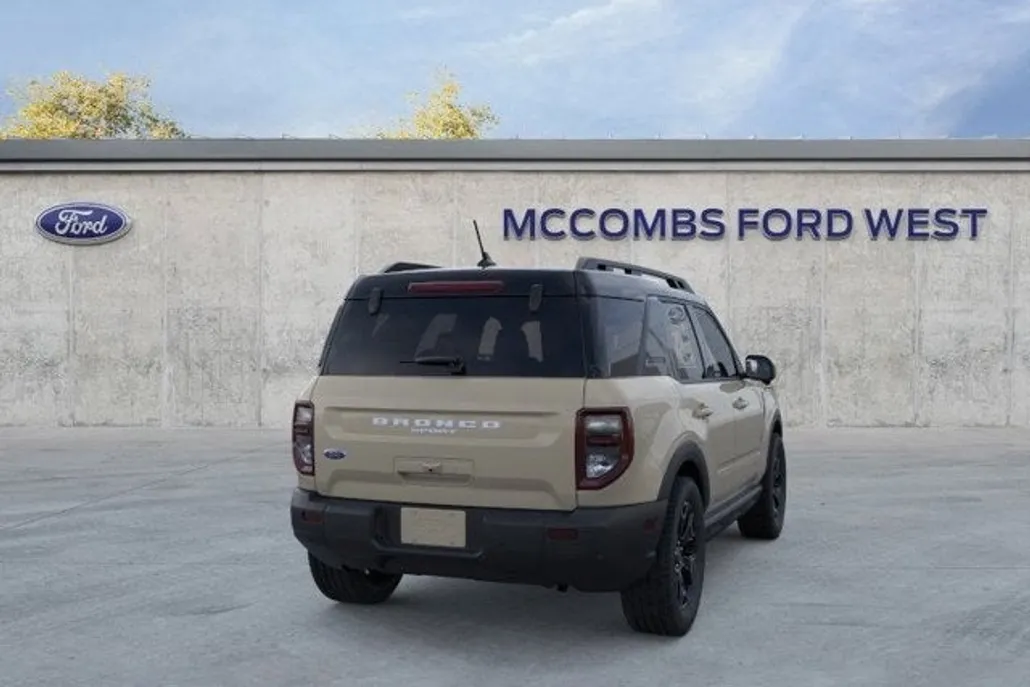 2025 Ford Bronco Sport Outer Banks photo 1