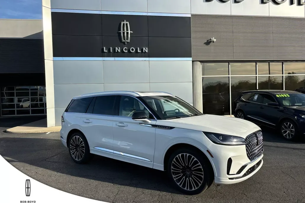 2025 Lincoln Aviator Black Label photo 1