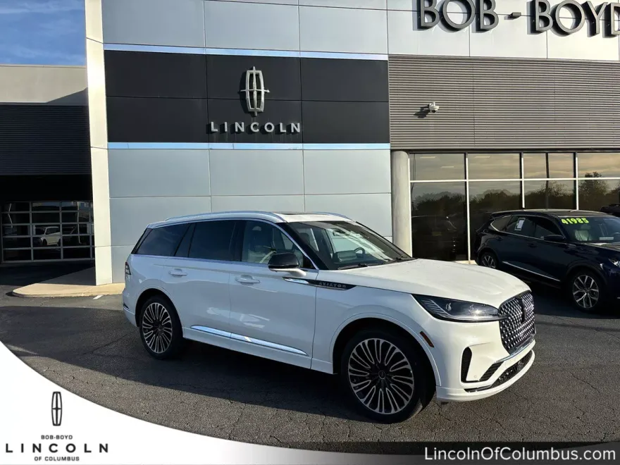 2025 Lincoln Aviator Black Label photo 1