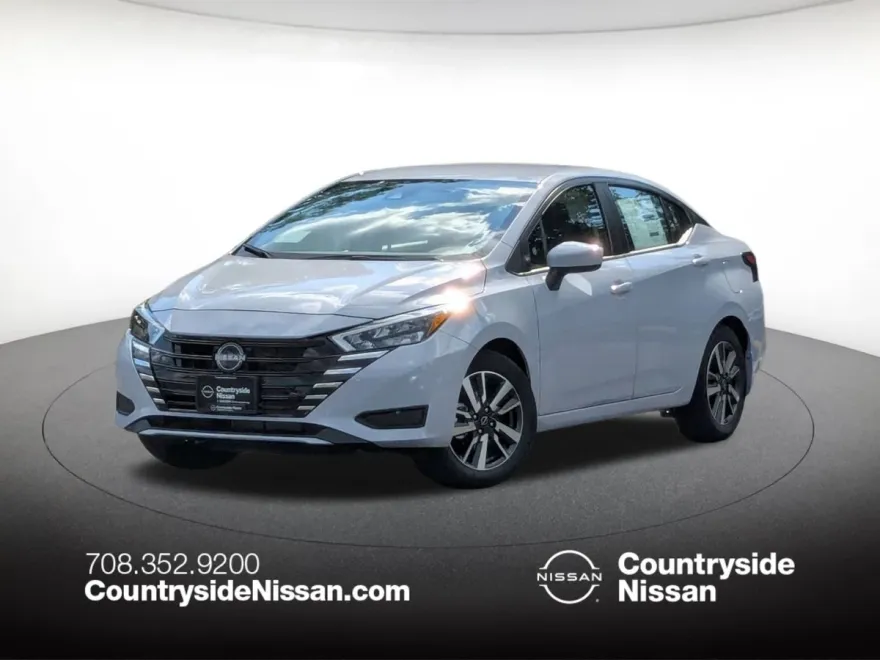 2025 Nissan Versa SV photo 1