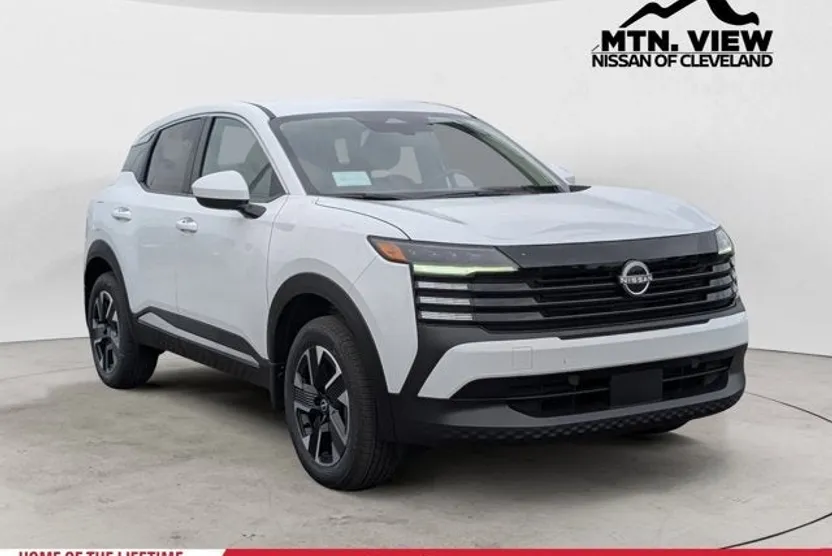 2025 Nissan Kicks SV photo 1