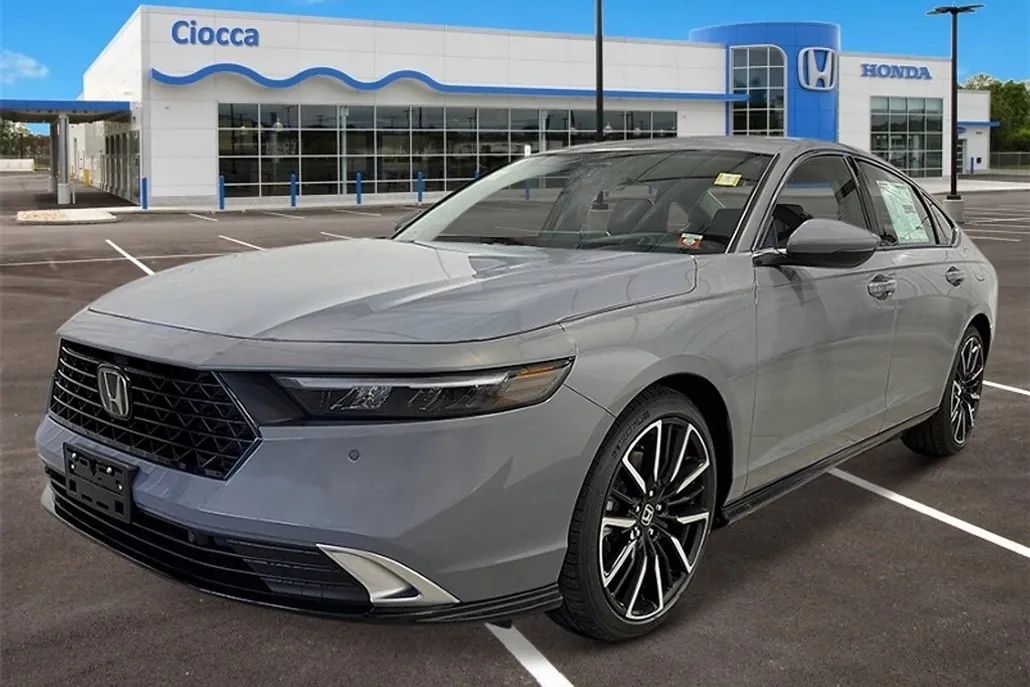 2025 Honda Accord Hybrid Touring photo 1