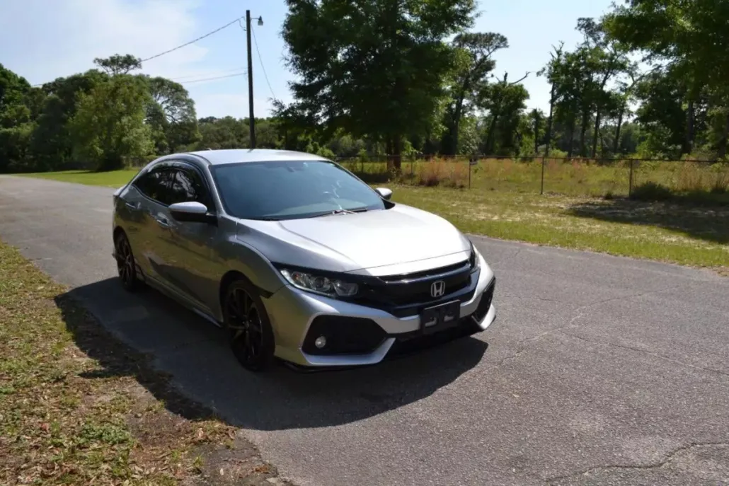 2017 Honda Civic Sport Hatchback photo 1