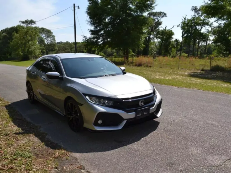 2017 Honda Civic Sport Hatchback photo 1