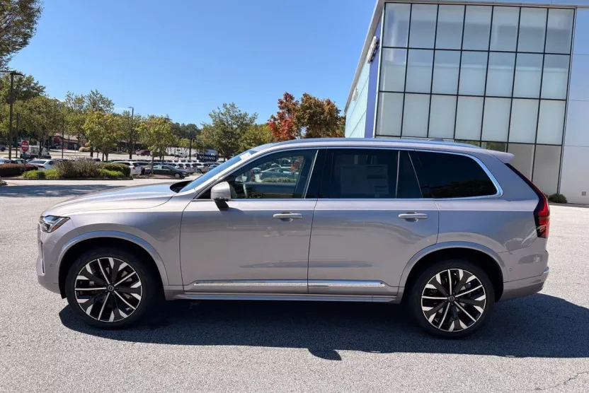 2026 Volvo XC90 Plus AWD photo 1