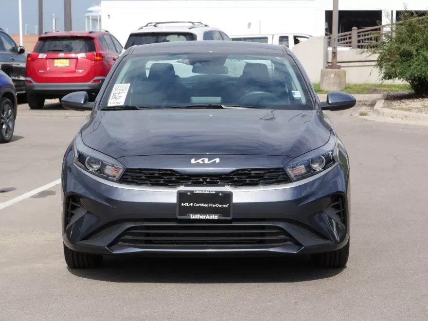 2023 Kia Forte LXS photo 1