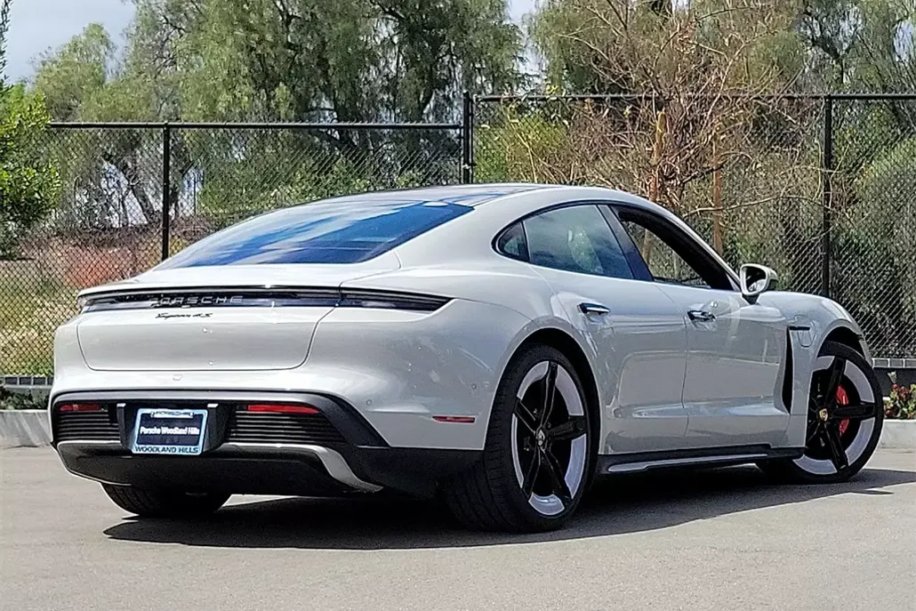 2025 Porsche Taycan 4S photo 1