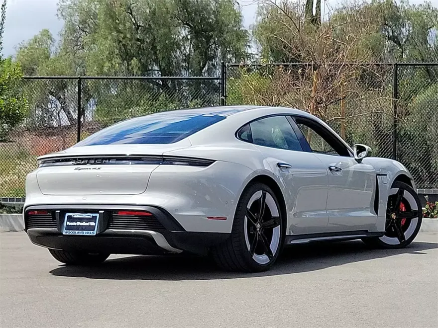 2025 Porsche Taycan 4S photo 1