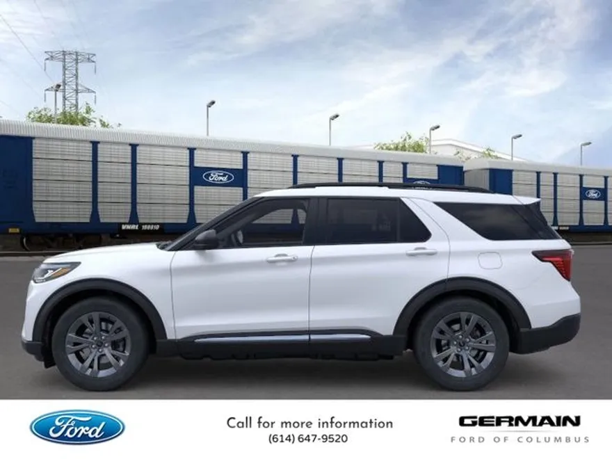 2025 Ford Explorer photo 1