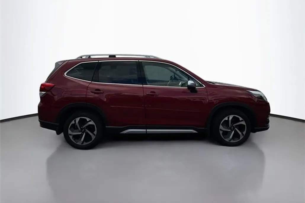2022 Subaru Forester Touring photo 1