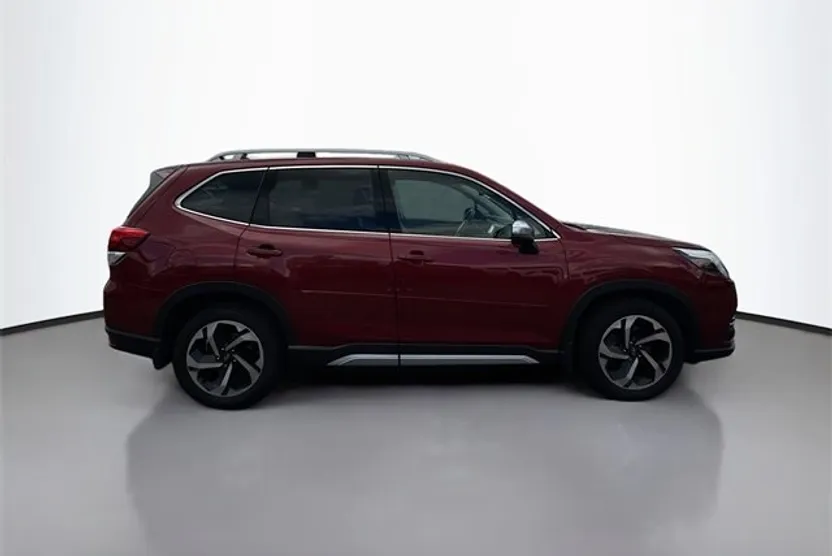 2022 Subaru Forester Touring photo 1