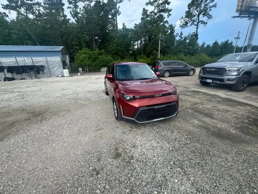 2023 Kia Soul LX photo 1