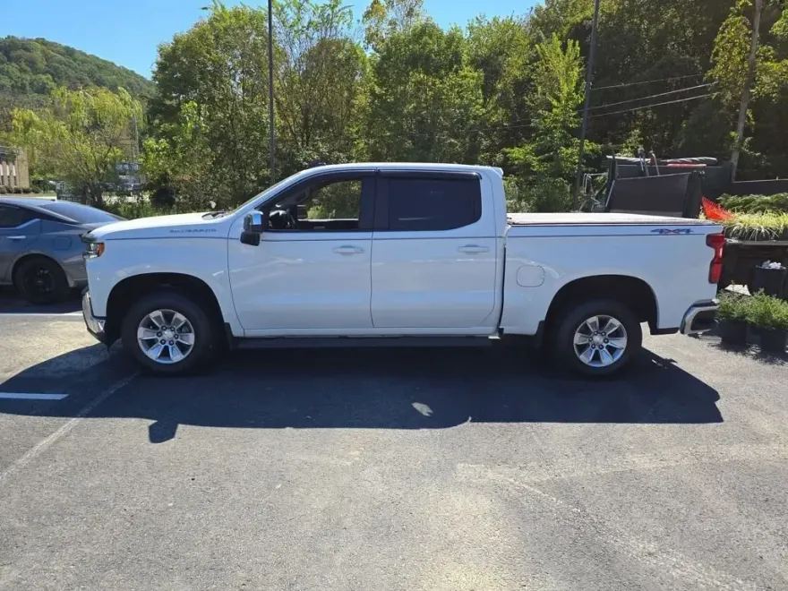 2021 Chevrolet Silverado 1500 LT photo 1