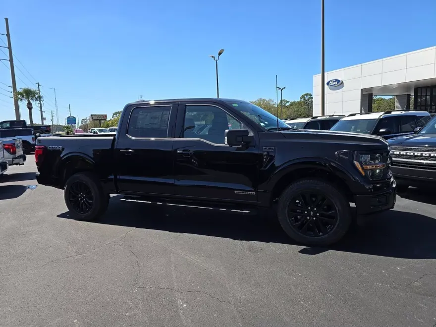 2025 Ford F-150 XLT photo 1