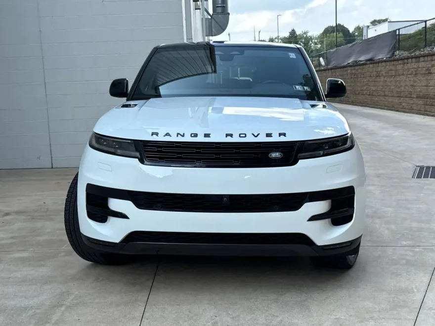 2024 Land Rover Range Rover Sport SE photo 1