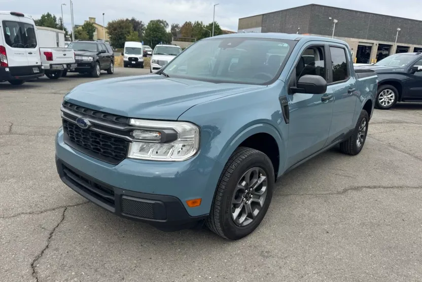2022 Ford Maverick XLT photo 1