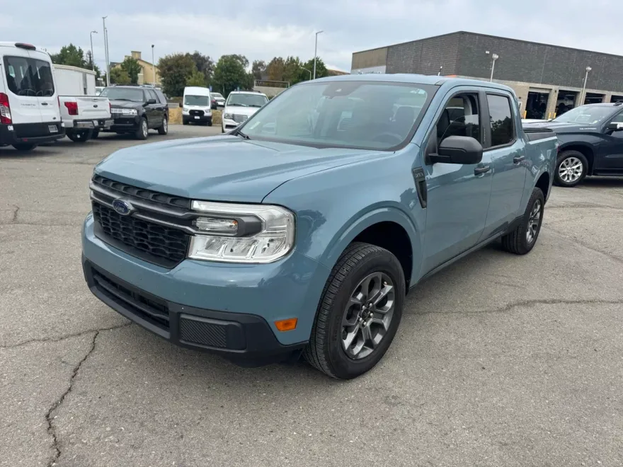 2022 Ford Maverick XLT photo 1