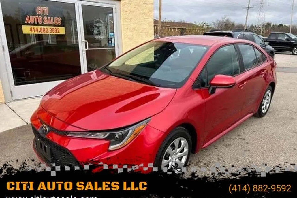 2021 Toyota Corolla LE photo 1