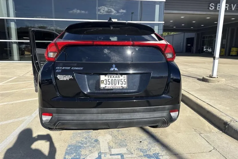 2020 Mitsubishi Eclipse Cross ES photo 1