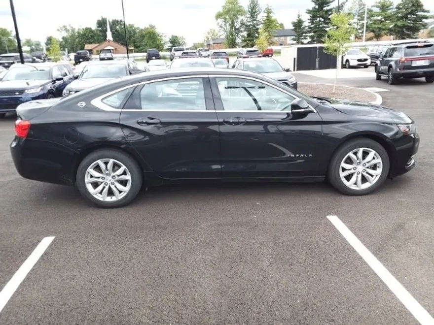 2018 Chevrolet Impala 1LT photo 1