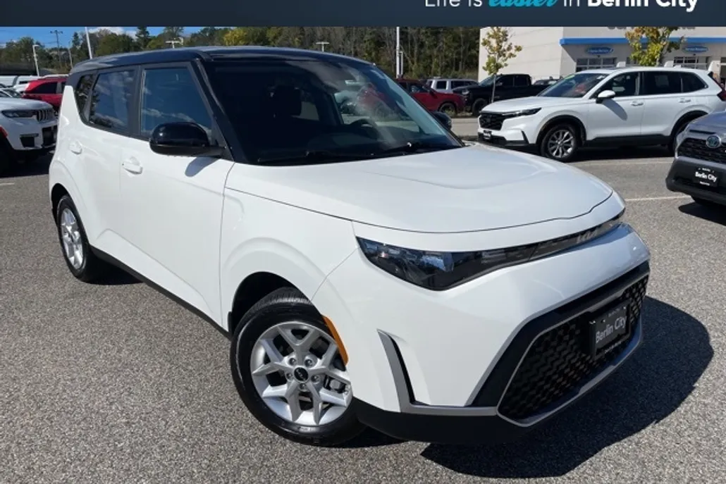 2025 Kia Soul S photo 1