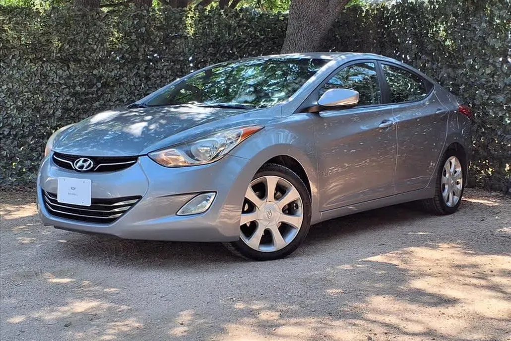 2011 Hyundai Elantra GLS photo 1