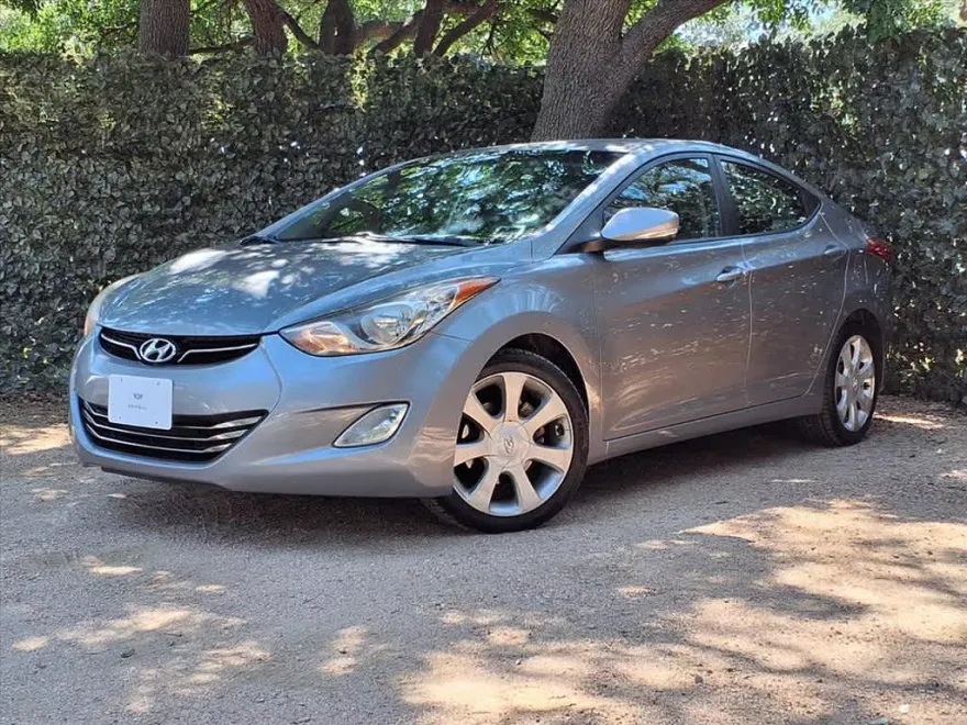 2011 Hyundai Elantra GLS photo 1