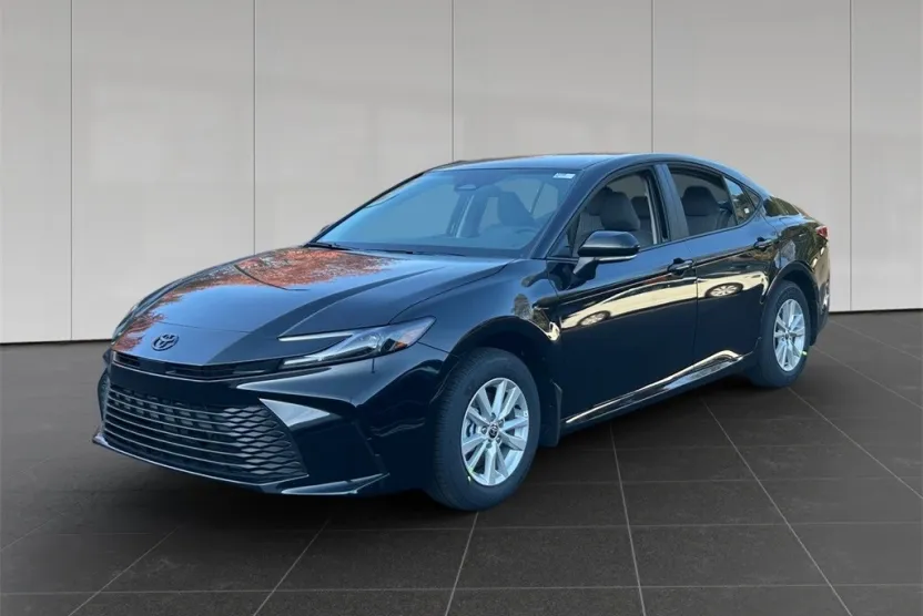2026 Toyota Camry LE photo 1