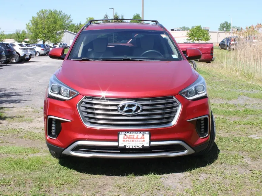 2018 Hyundai Santa Fe SE photo 1