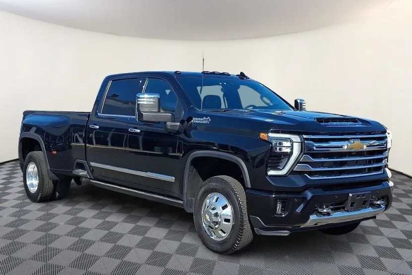 2024 Chevrolet Silverado 3500HD High Country photo 1
