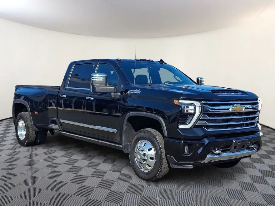 2024 Chevrolet Silverado 3500HD High Country photo 1