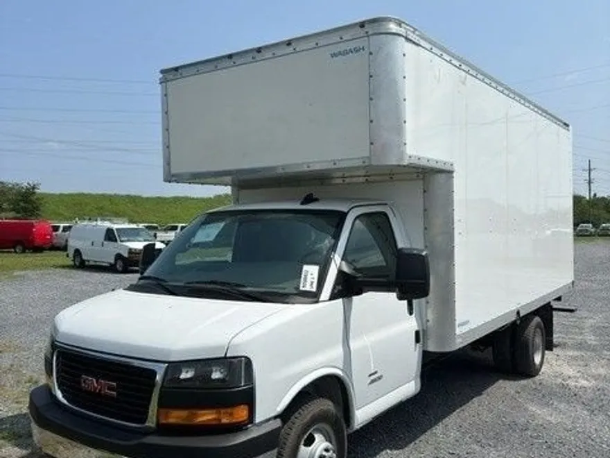 2024 Gmc Savana Cutaway photo 1