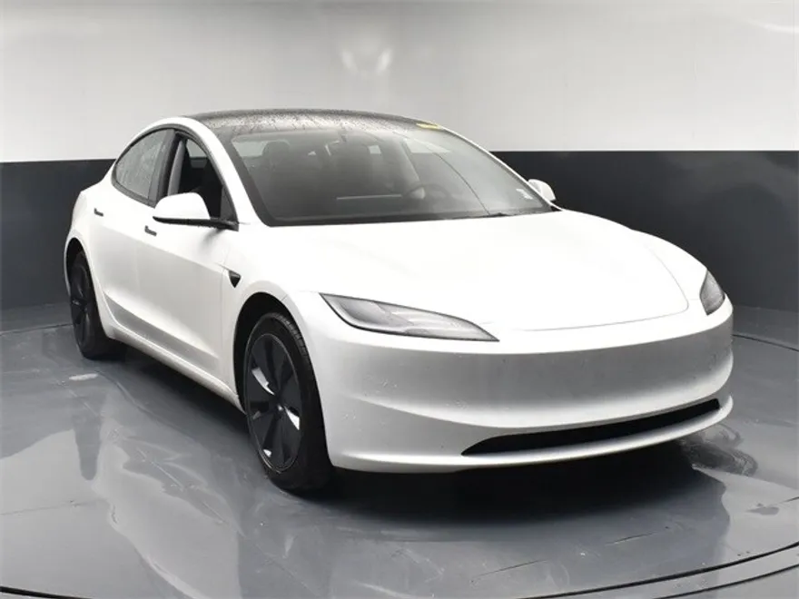 2025 Tesla Model 3 Long Range photo 1